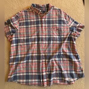 Vineyard Vines Classic fit Tucker Men’s short sleeve shirt.